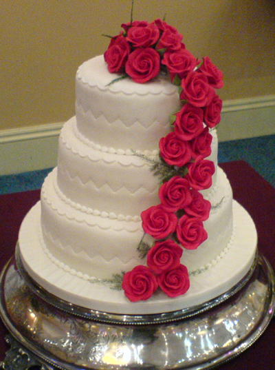 Wedding Cakes Photos on Rose Wedding Cake   Wedding
